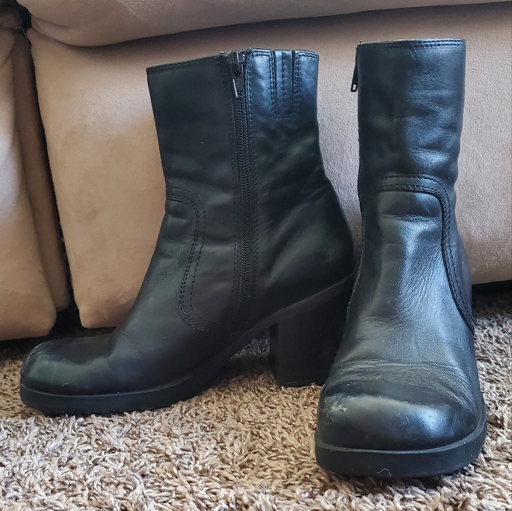 Chunk heel black boots 7 1/2W